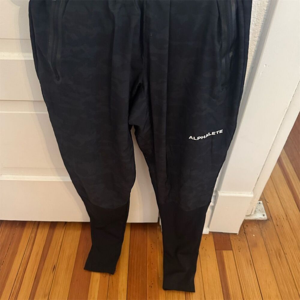 Alphalete Men's Joggers Black Camo Size M Activewear Pants